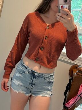 moon & madison Cropped Button-Front Cardigan in Rust